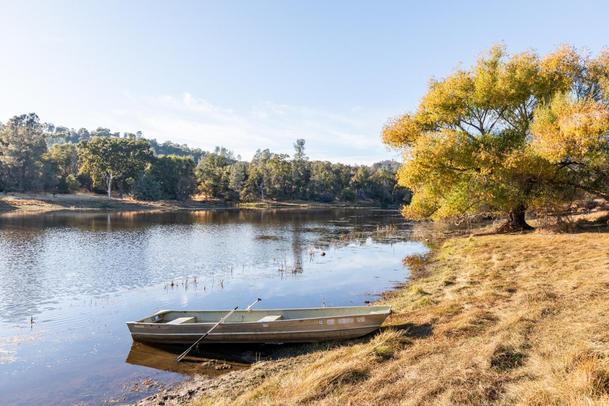 Rolling Oaks Ranch - 200 Acres Of Lakeside Beauty & Countryside Serenity Mariposa Eksteriør bilde