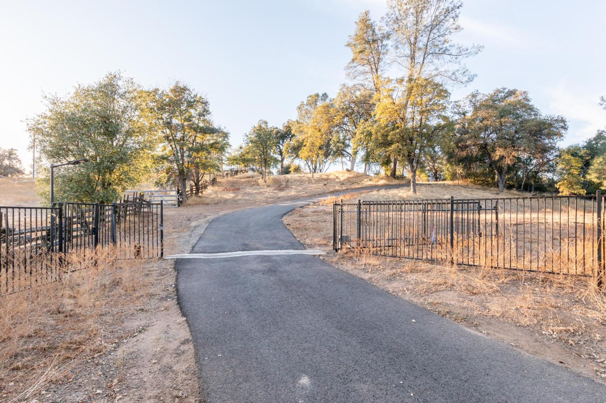 Rolling Oaks Ranch - 200 Acres Of Lakeside Beauty & Countryside Serenity Mariposa Eksteriør bilde